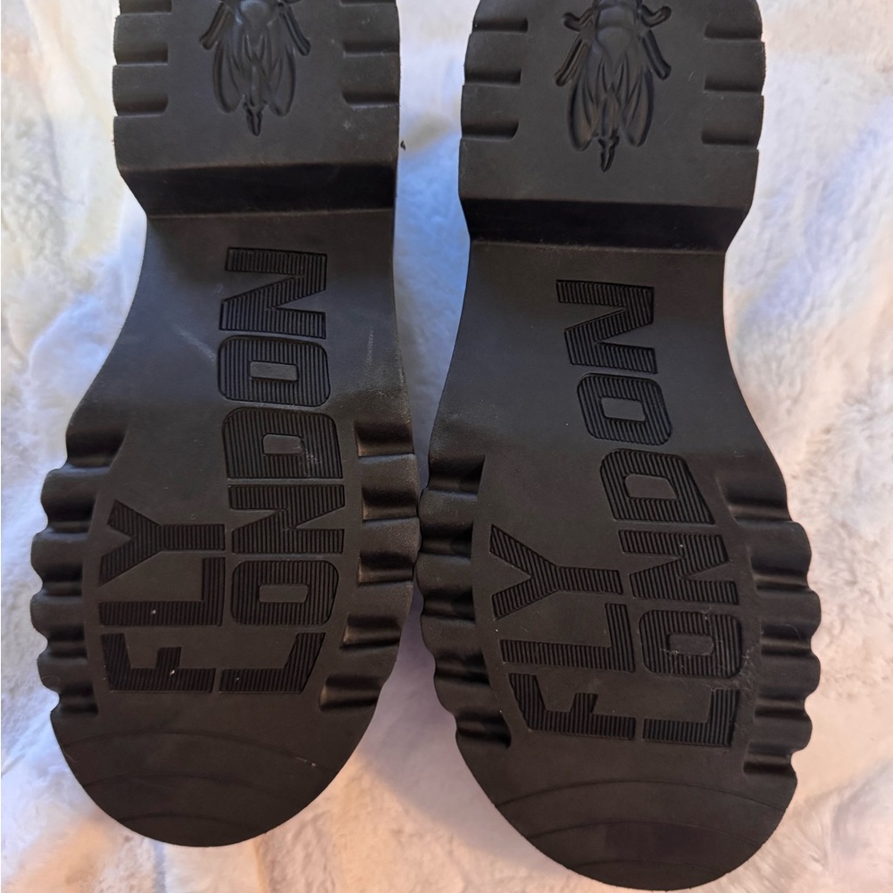 Fly London Women’s Loafers in Shamrock Green - Picture 4 of 6